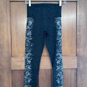 Lululemon leggings size 6